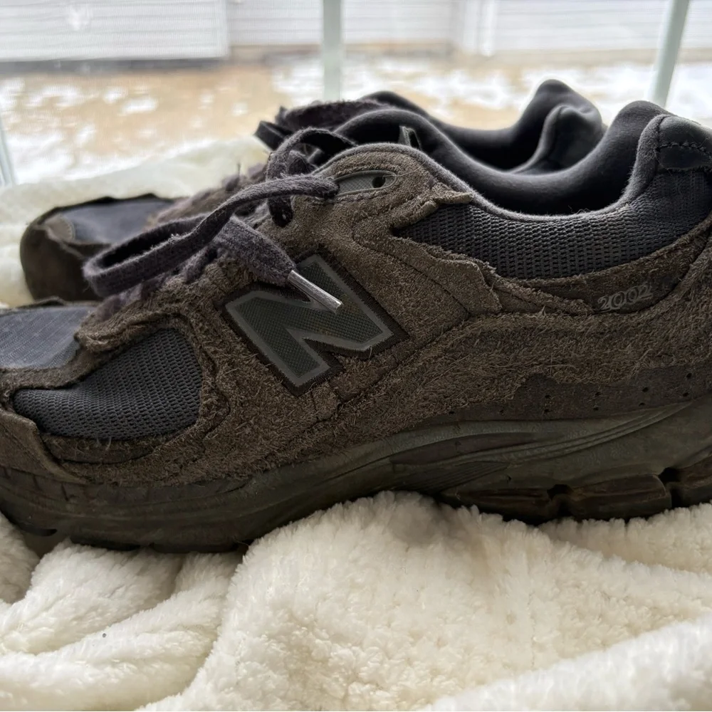New Balance 2002R protection pack MEN Phantom Charcoal and Black Athletic Sz 9 - Picture 5 of 16